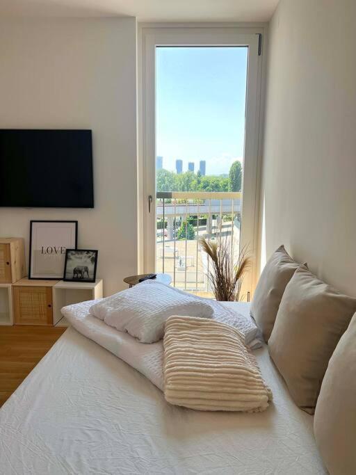 Donaublick Oasis: Stylische Wohnung 비엔나 외부 사진